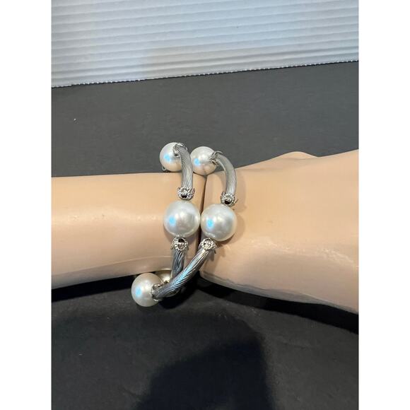 8 White Faux Pearl Silver Wrap Around Chain Statement Bracelet - Picture 2 of 6